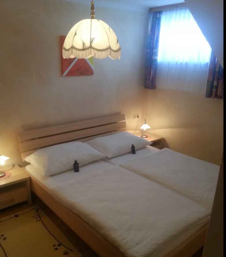 Zimmer-4-Schlafzimmer.jpg