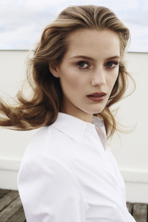 LB_Trend_Collection_SS_2017_Esther_03_12.2016_CMYK_C.png