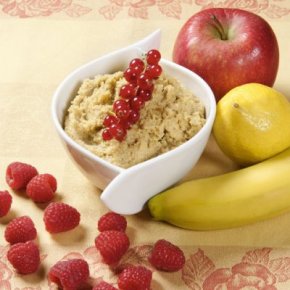 Frühstücksbrei mit Obst