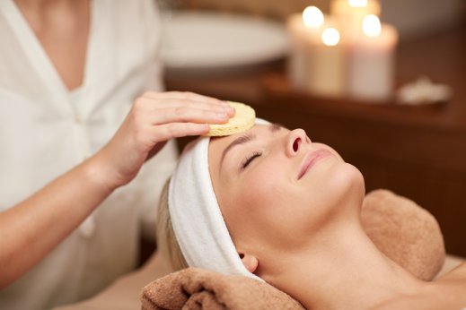 Kosmetik in Wuppertal - Freuen Sie sich auf eine an Ihren Hauttyp angepasste Gesichtsbehandlung. Kosmetik in Wuppertal - Freuen Sie sich auf eine an Ihren Hauttyp angepasste Gesichtsbehandlung.