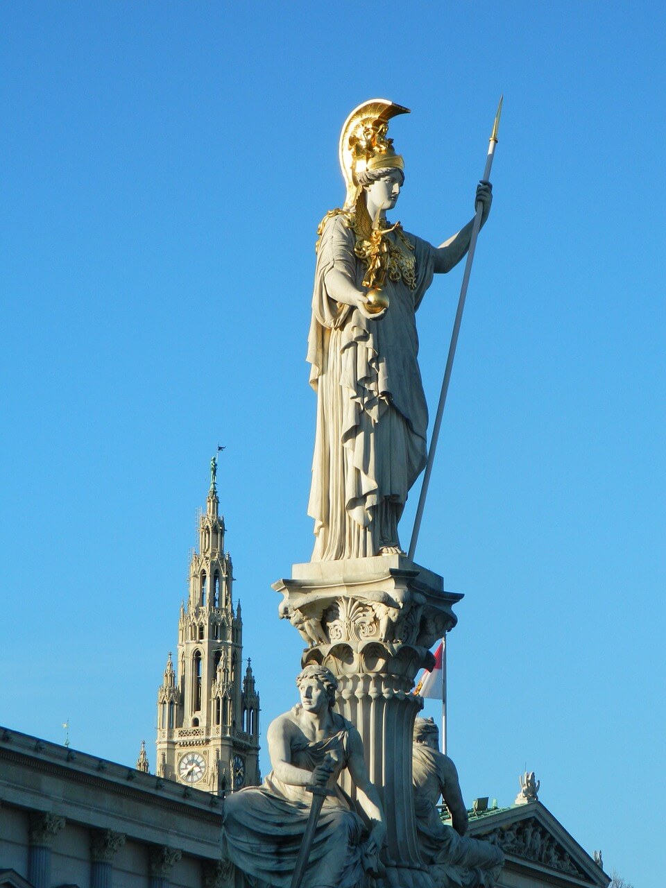 Imposante Antike Statue in Wien