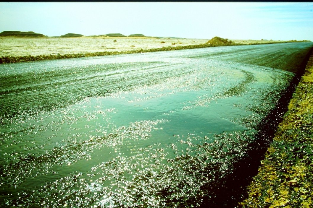 Mörderischer! Asphalt vor Luxor Mörderischer! Asphalt vor Luxor