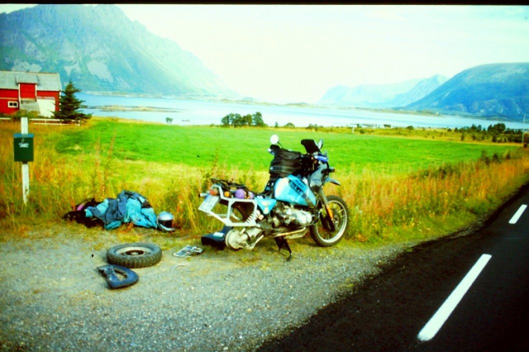 Reifenpanne in Norwegen auf den Lofoten Reifenpanne in Norwegen auf den Lofoten