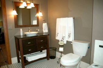 7Bathroom1.jpg