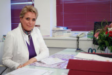 Mädchensprechstunde Frauenärztin Frau Hilal