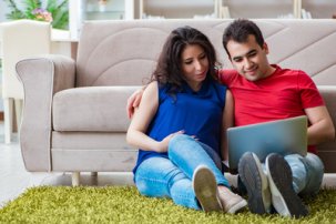 Young-couple-family-expecting-a-baby_xs.jpg