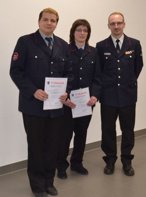 v.l.n.r Kirill Kirillov, Katja Bauer mit Kommandant Alexander Müller