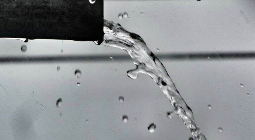 muenchen_Abflussreinigung_flieendes_wasser.jpg