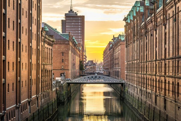 Elbe_Gebaude_Abflussreinigunghamburg.jpg