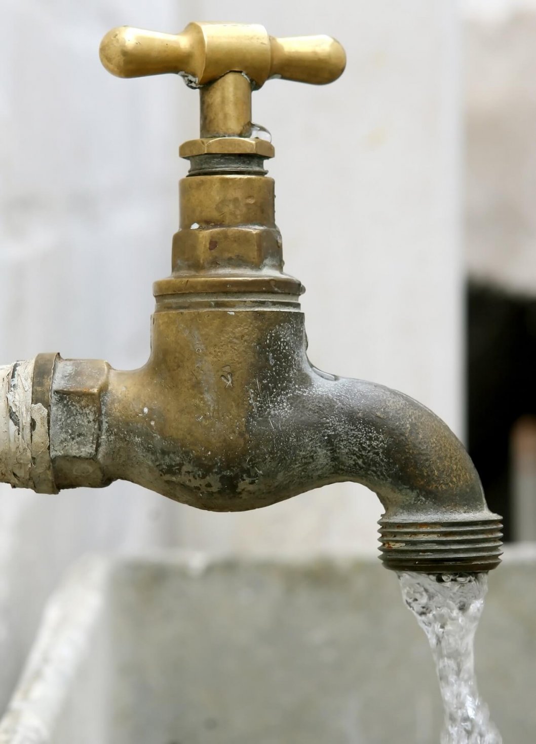 Messing_Wasserhahn_hamburgerrohrreinigung.jpg