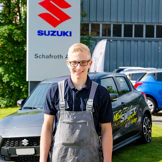 Garage-Schafroth_Teammitglieder_Einzeln_T03.01.jpg