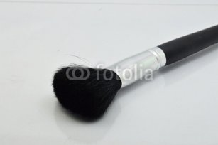 Makeup_Brush_Isolated.jpg