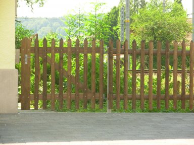 Palisadenzaun Holztraversen