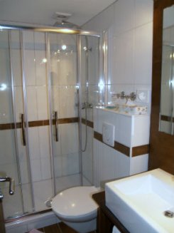 Bad_Landhauszimmer_1.jpg