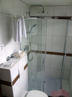 Bad_Landhauszimmer_3.jpg