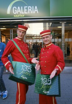 Walking Act mit den Hotelpagen von EventComedy Jubiläumsfeier mit den Pagen