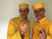 Hotelpagen_Gelbe_Uniform.jpg