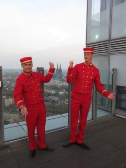 Pagen Walkact im Osman 30 Walkact in luftiger Höhe, Osman 30