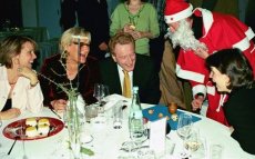 Weihnachtsfeier mit Weihnachtsmann Weihnachtsfeier mit Weihnachtsmann